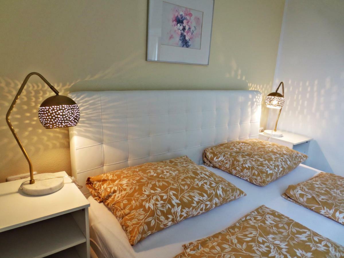 Flores, Ferienhaus Oder Doppelzimmer, Im Gruenen, 5 Gehminuten Ins Zentrum, Parkplatz, Zero Emissions Бад-Ишль Экстерьер фото